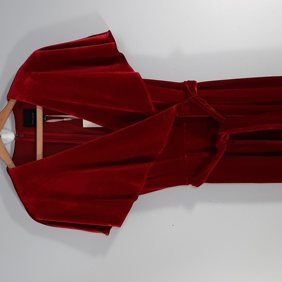 NWT ALEX MARIE CRIMSON BETH VELVET JUMPSUIT SZ 4 - Picture 2 of 14